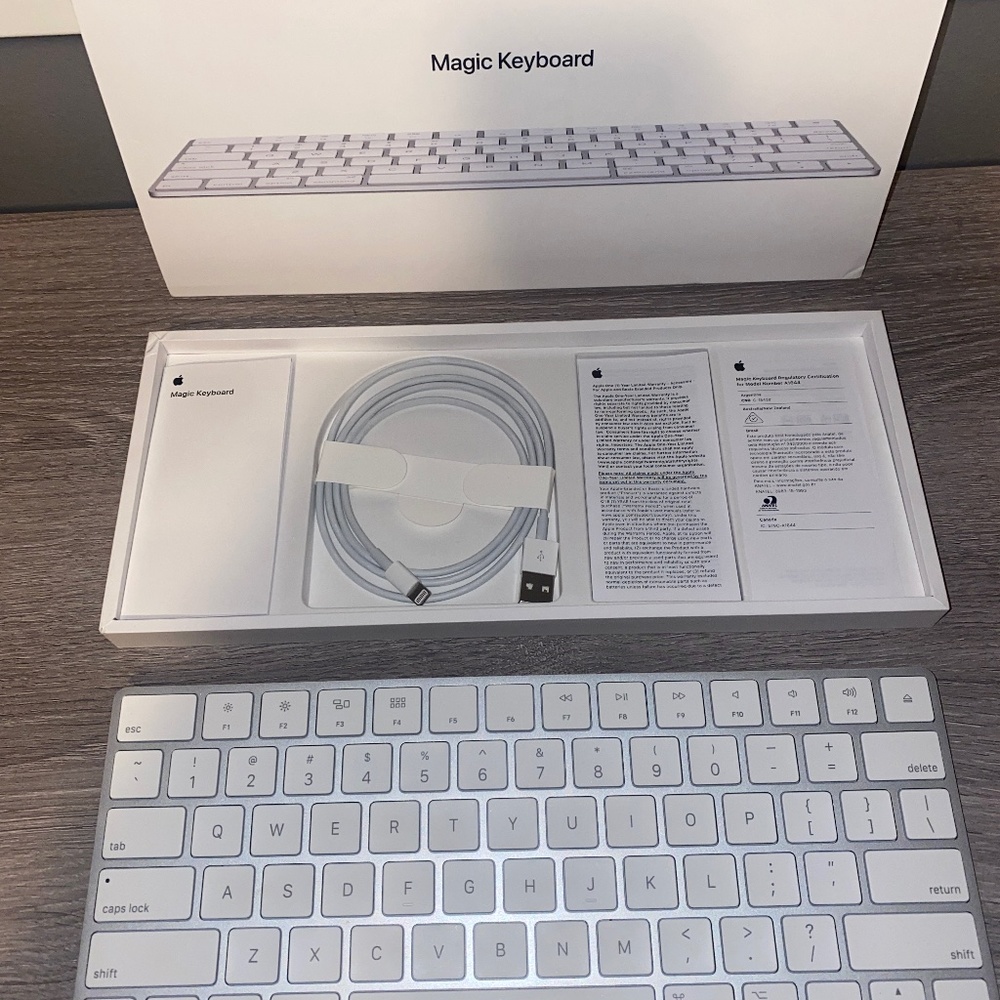 Magic Keyboard - Picture 2 of 3